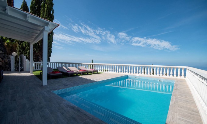 Armenime Villa | Villa Emperador. Beautiful 2 Bedroom Villa. Stunning Sea Views