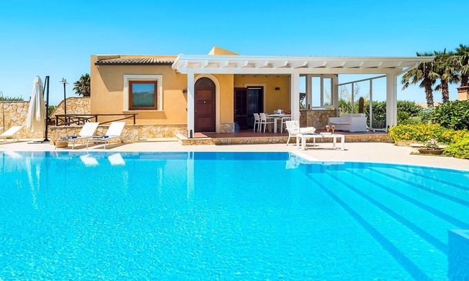 Custonaci Villa | Villa Erice - Tres Habitaciones Villa, Capacidad 6
