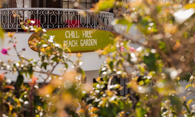 Ericeira Villa | Villa: Ericeira Chill Hill Hostel & Private Rooms - Peach Garden