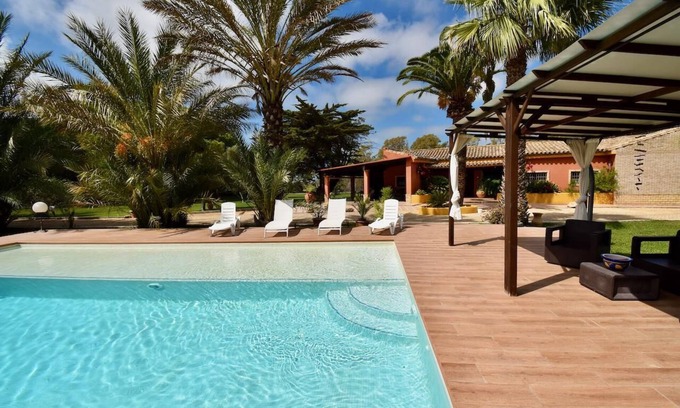 Chiclana de la Frontera Villa | Villa con piscina privada en Chiclana de la Frontera, Costa de la Luz, España para 5 personas