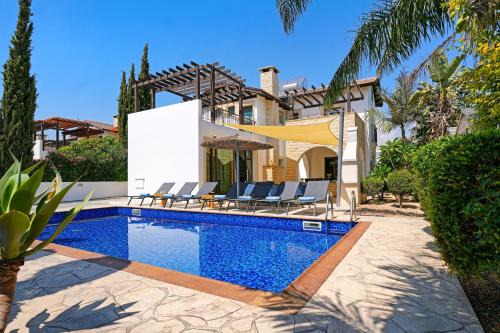 Ayia Thekla Casa | Villa Evia - Walking to Med Sea