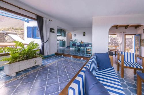 Isora Villa | Villa Exclusiva en El Hierro con Piscina Privada y Zona de Barbacoa