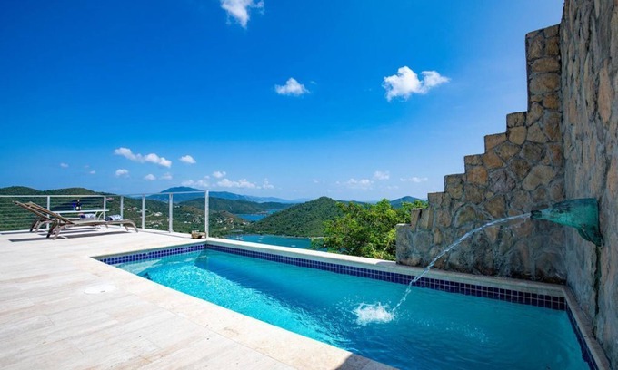 Estate Carolina Casa | Villa FantaSea - Modern, 2 King Suites w/ Pool