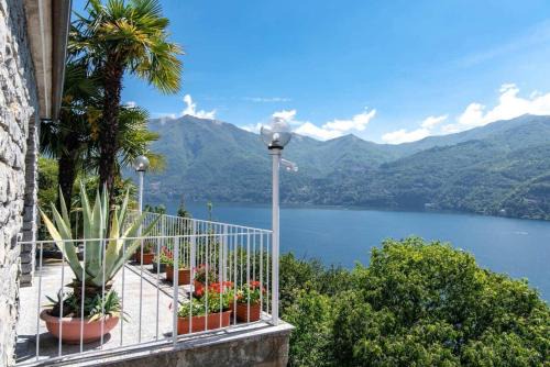 Carate Urio Villa | Villa Fantastica