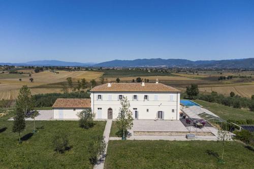 Cortona Villa | Villa Farneta by Mmega