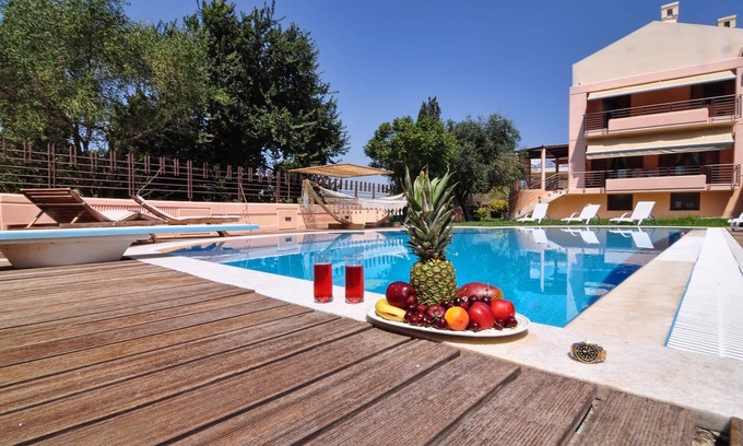 Kanoni Villa | Villa Figareto - Lujosa villa de vacaciones, piscina privada, barbacoa y jardín privado
