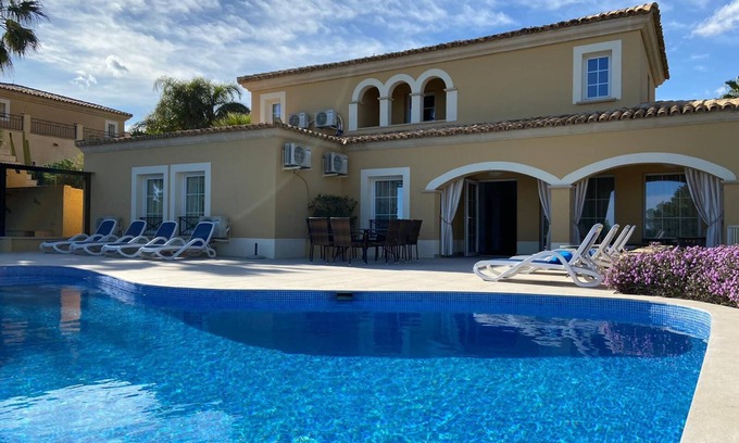 Golf Bahia Villa | Villa Finestrat con piscina privada y todas las comodidades para 6 personas.