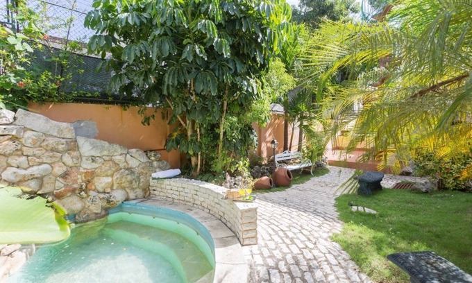 Plaza de la Revolucion Casa | Villa Florez
