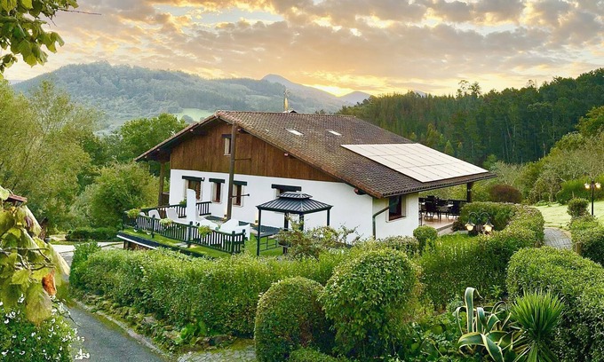 Galdames Villa | Villa de alquiler íntegro, mínimo 4 personas 2 noches, a 25 minutos de BILBAO.
