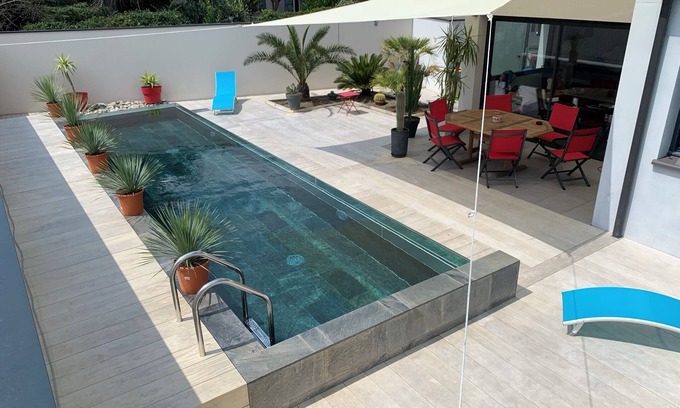 La Salvetat-Saint-Gilles Casa | Villa/Pool