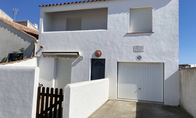 Saintes-Maries-de-la-Mer Villa | centro de la localidad de Villa