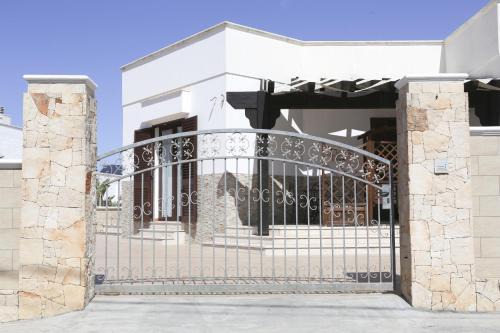Posto Rosso Casa | Villa Francesca con ampio giardino