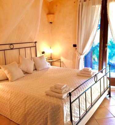 Santa Teresa di Gallura Cama Y Desayuno | Villa Franci