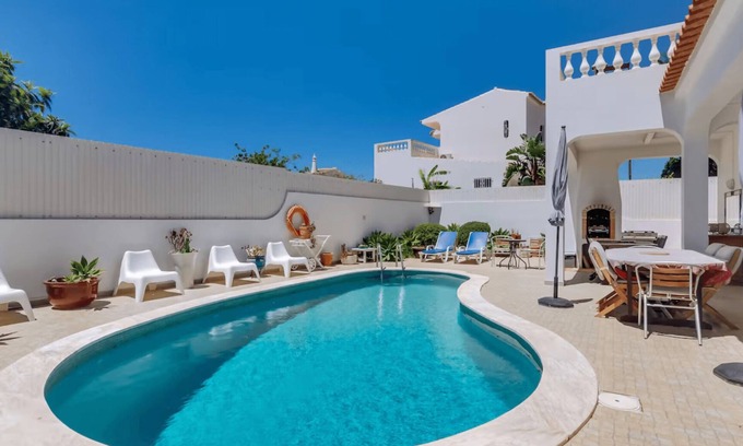 Patroves Casa | Villa Frederique by Gabi Miguel