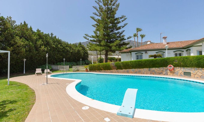 Torremolinos Villa | Villa Galemar Pool & Gardens .
