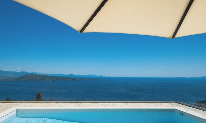 Petaleia Villa | Villa Genna ✿ Vistas espectaculares Pool Piscina climatizada ✿ en lo alto de Durrells Kalami