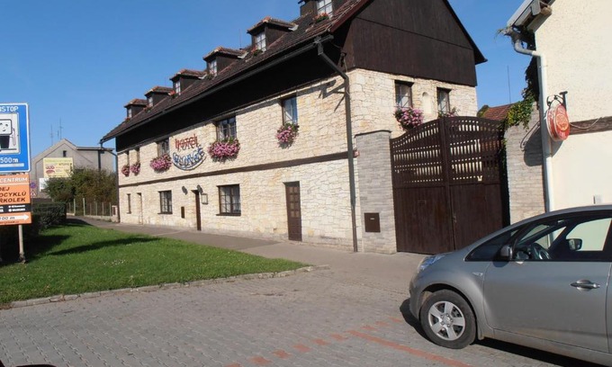 Revnicov Casa | Villa George