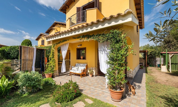 Castiadas Villa | "Villa Ginny e Clari" con vistas a la montaña, terraza y aire acondicionado