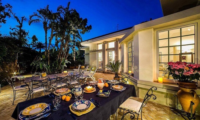 Sorrento City Centre Villa | Villa Glenna: Una espléndida y luminosa villa de dos pisos ubicada en el centro de Sorrento.