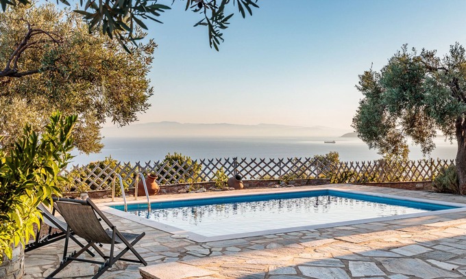 Glossa Villa | Villa Glikeria, W / piscina, preciosas vistas al mar y cerca de todo