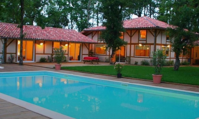 Azur Villa | Villa Glorieux Azur, sleeps 12 to 24, near the ocean with heated pool