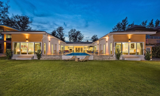 Klong Son Villa | Villa Gold Shore frente a la playa con piscina privada, A / C, WiFi, gimnasio cerca del restaurante