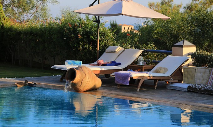 Agios Emilianos Villa | Villa Grejo con piscina privada y jardín por JJ Hospitality