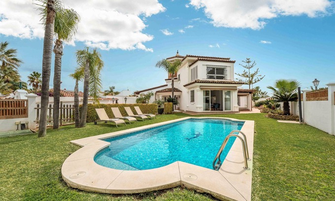 Urbanizacion el Rosario Villa | Villa 'Hakuna Matata' con vistas al mar, Wi-Fi y aire acondicionado