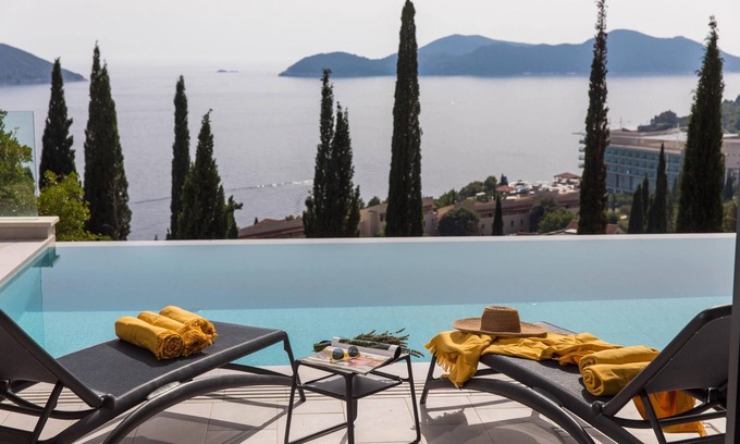 Orasac Casa | Villa Helios 5 BEDROOMS 10 GUESTS INFINITY POOL FITNESS BARBECUE