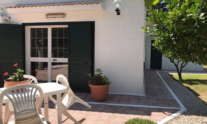 Pisticci Villa | VILLA IL CARRUBO-unit2 € 500 por semana con 3 dormitorios para 10 personas