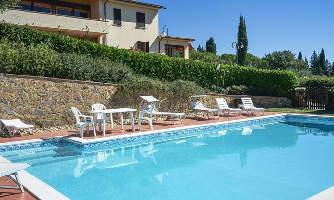 Tavarnelle Val di Pesa Villa | Villa il Borraccio - Apartamento Ciclamino, con piscina con vistas al paisaje del Chianti