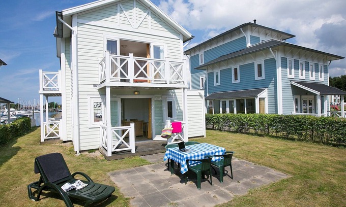 Municipality of Hellevoetsluis Villa | Villa en Cape Helius con Terraza Jardín