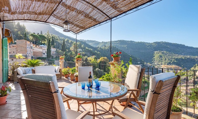 Deia Villa | VILLA EN DEIA CON VISTAS PANORAMICAS EN UN ENTORNO IDILICO