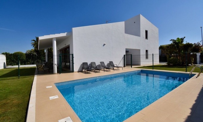Cabo Roche Villa | Fabulosa Villa Andrea en Roche a 200 metros de la playa