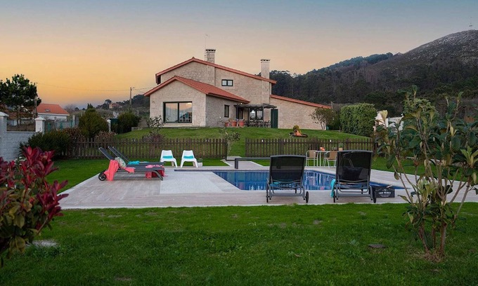 Serans Casa | Villa en Espiñeirido con Piscina y Vistas