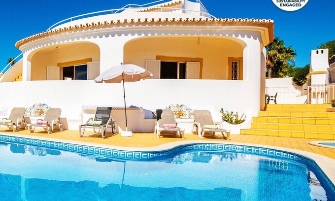 Gale Villa | Villa in Galé w/ pool, BBQ & sea view