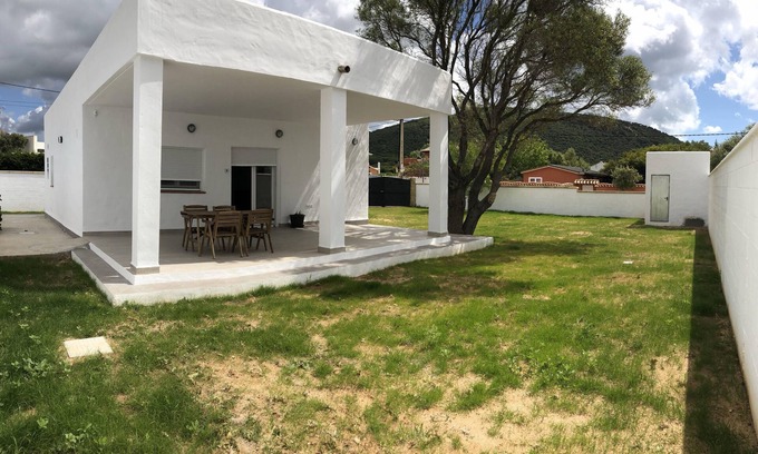 Los Canos de Meca Chalet De Esquí | Chalet en Los Caños de Meca de 600m2 de parcela junto al campo y a la playa.