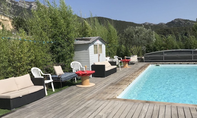 Roquevaire Villa | Villa in Provence with large swimming pool, enclosed garden with trees