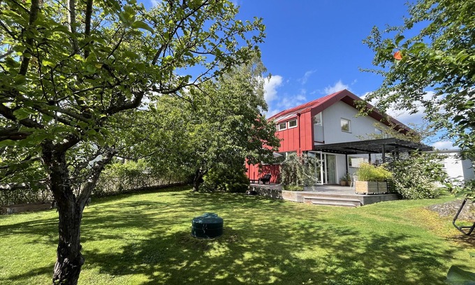 Nacka Municipality Casa | Villa in Stockholm by the sea not far from the archipelago with bathing area