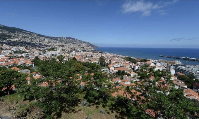 Sao Pedro Casa | VILLA IN THE CENTER OF FUNCHAL WITH STUNNING VIEWS OVER THE BAY
