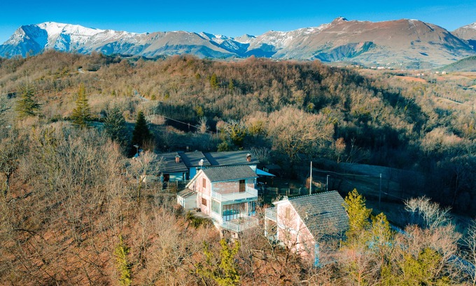 Montefortino Villa | Villa en el campo en la montaña Sibillini, a 15 km de rutas de montaña