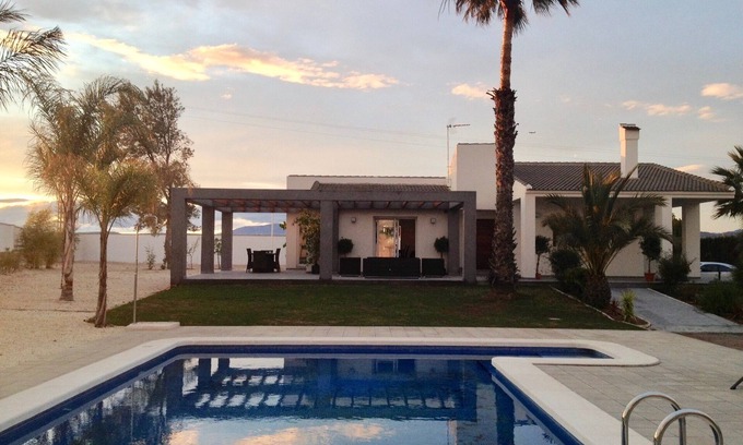 Valverde Alto Villa | Villa en el campo para 8 personas con piscina privada cerca del mar