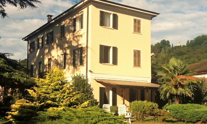 Orta San Giulio Villa | Villa en el parque verde en el Lago de Orta