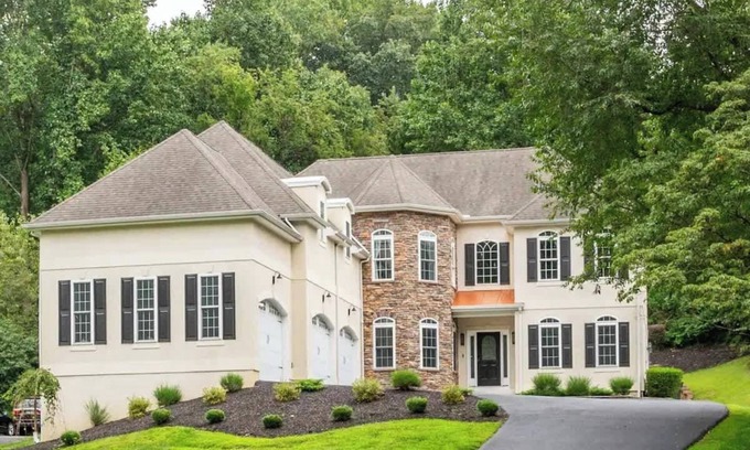 Pike Creek Casa | Villa in Wilmington's Chateau Country