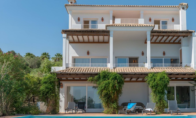 Benalup-Casas Vieja Villa | Villa 'Índigo' con vistas a la montaña, Wi-Fi y aire acondicionado