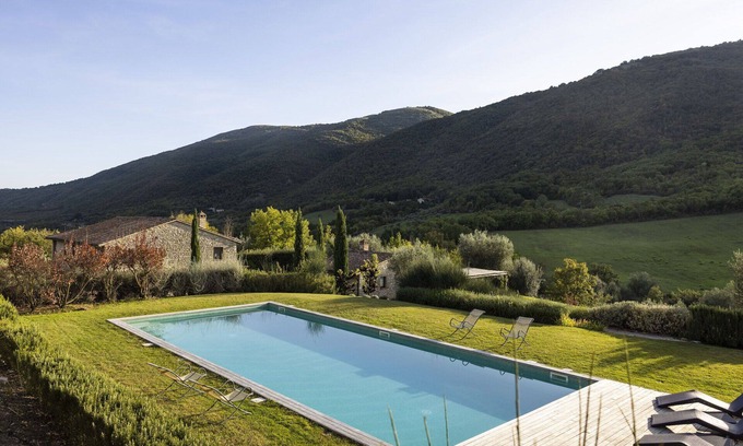 Montelovesco Villa | Villa en San Giovanni Del Pantano con 6 habitaciones, capacidad 12