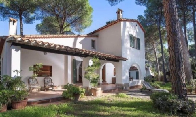 Santa Margherita di Pula Villa | Villa cerca por "hermosa playa de un exclusivo condominio.