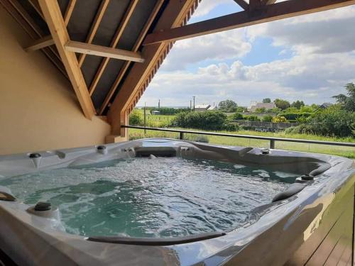 Genets Casa | Villa Jacuzzi au pied de la Baie du Mont St Michel