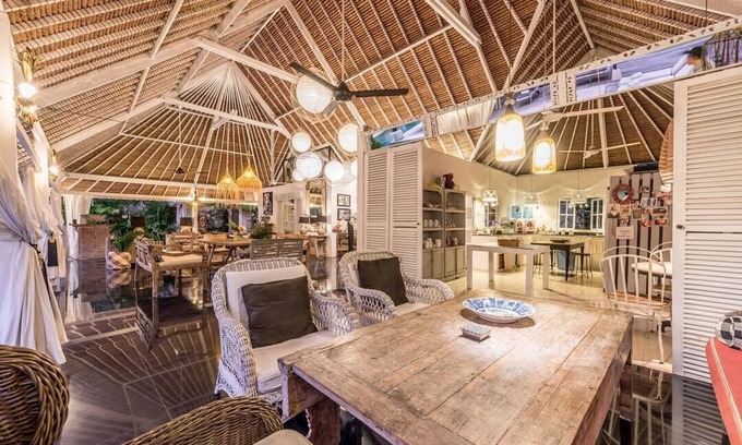 Laksmana Villa | Villa Kalis, large villa in the heart of Seminyak, Bali