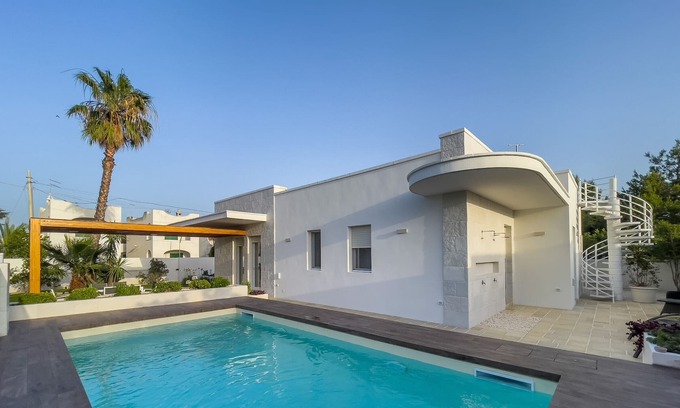 Torre Lapillo Villa | Villa Kamal - Piscina Privata